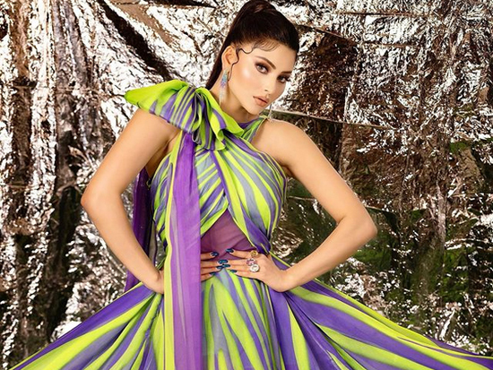 Stunning Looks Of Urvashi Rautela